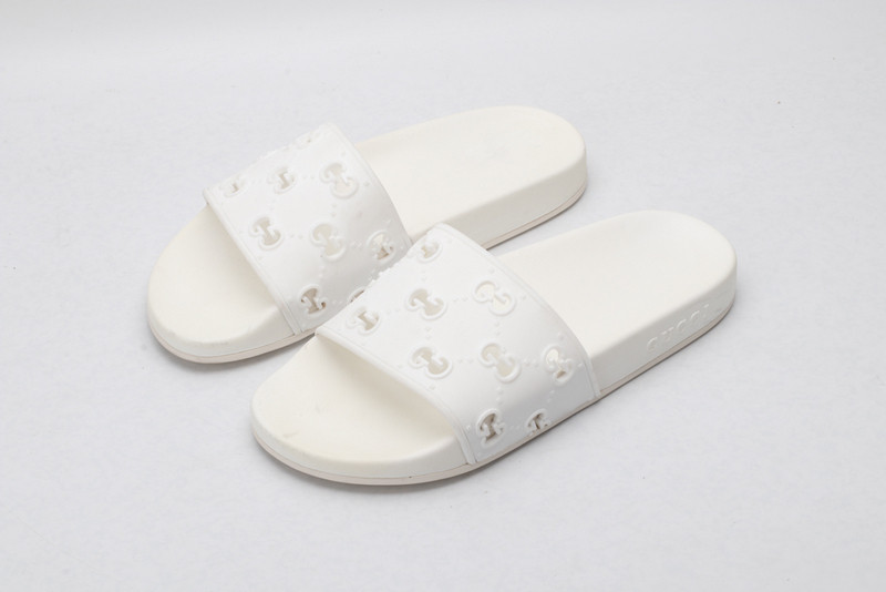 g*u*i sandals