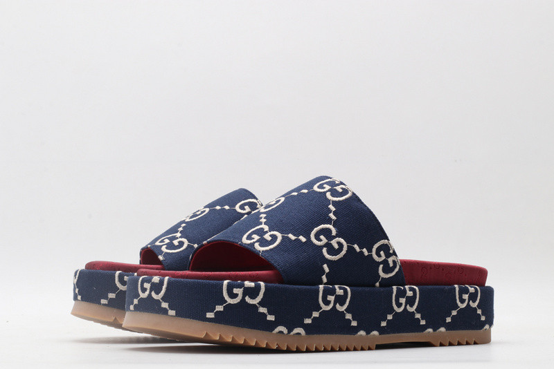 g*u*i sandals