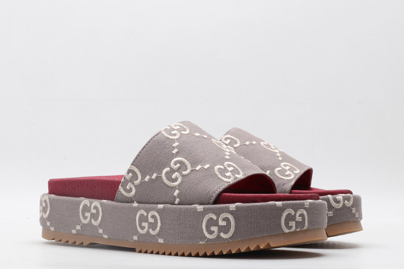 g*u*i sandals