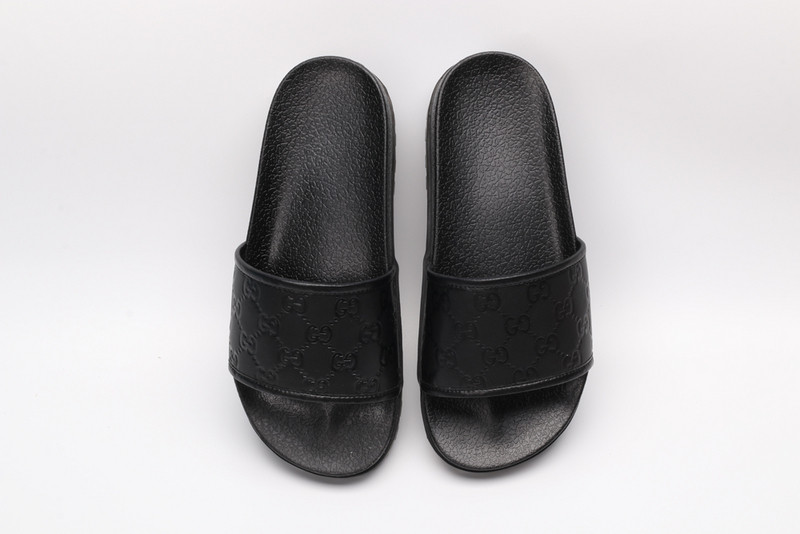 g*u*i sandals