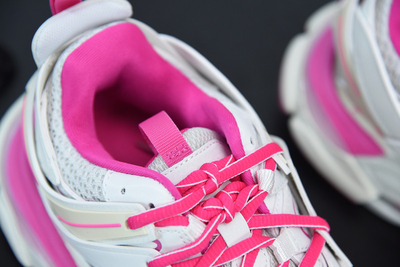 bc track sneaker