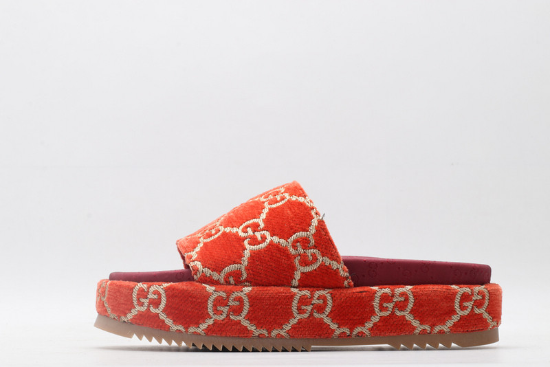 g*u*i sandals