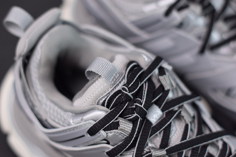 bc track sneaker