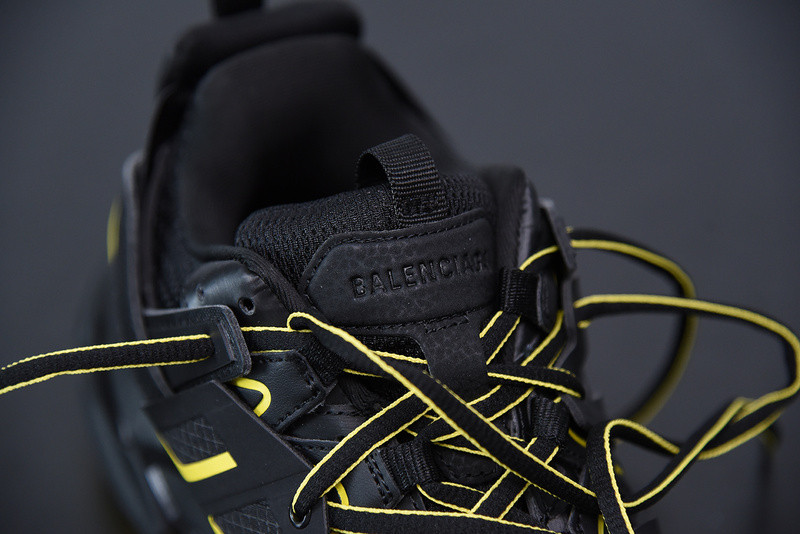 bc track sneaker