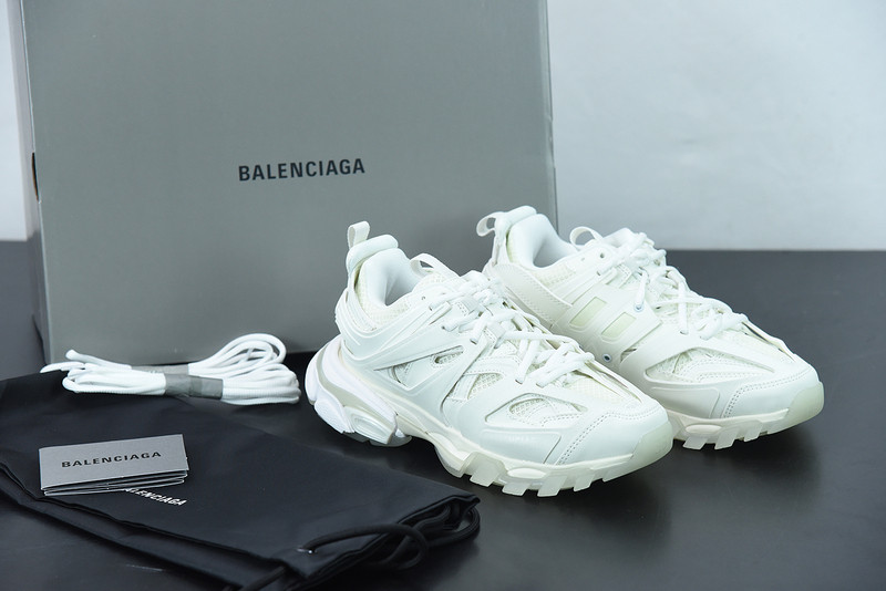 bc track sneaker