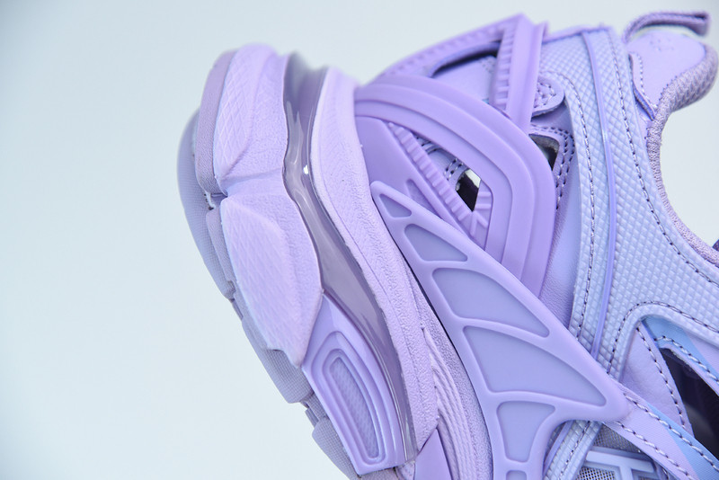 bc track sneaker