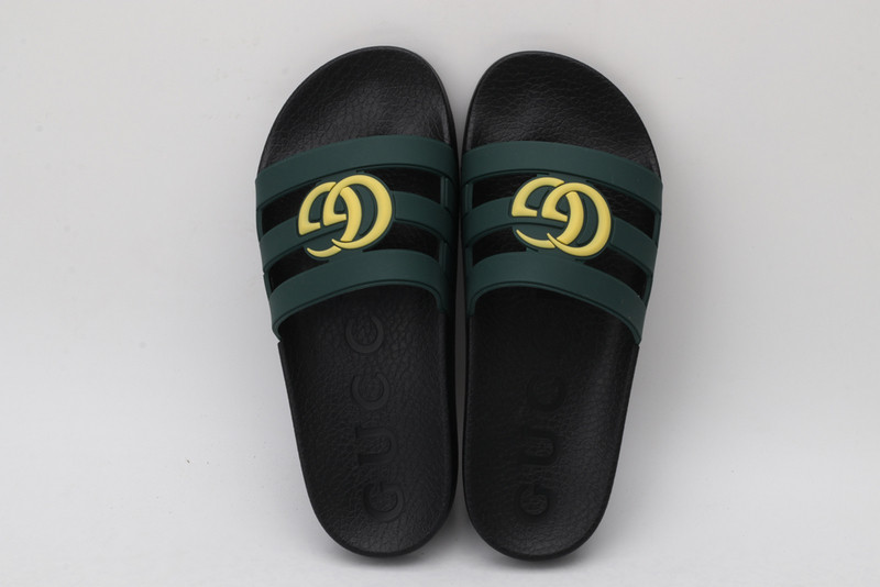 g*u*i sandals