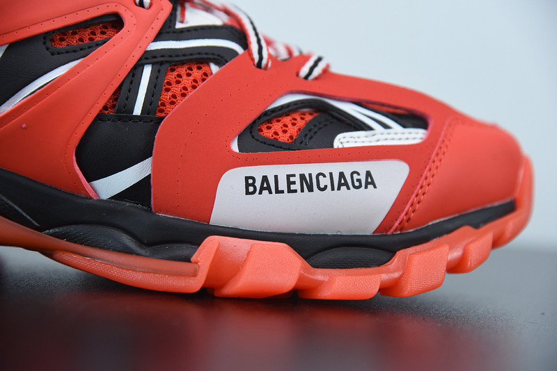 bc track sneaker