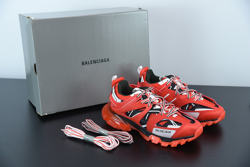 bc track sneaker