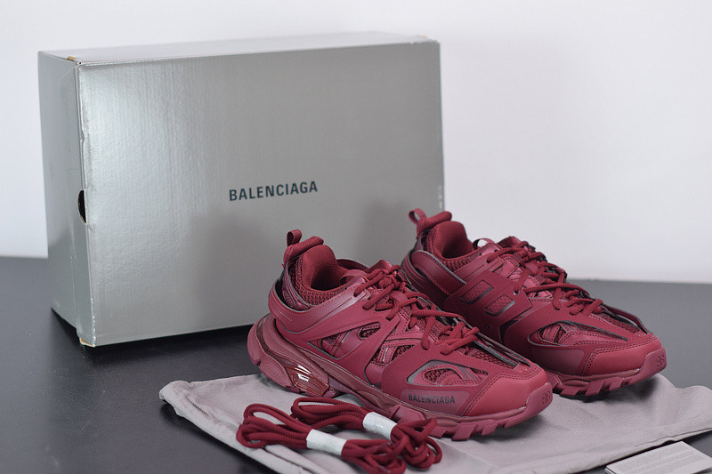 bc track sneaker