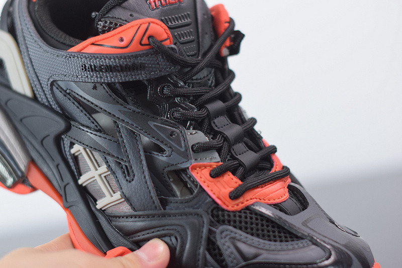 bc track sneaker