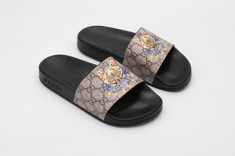 g*u*i sandals