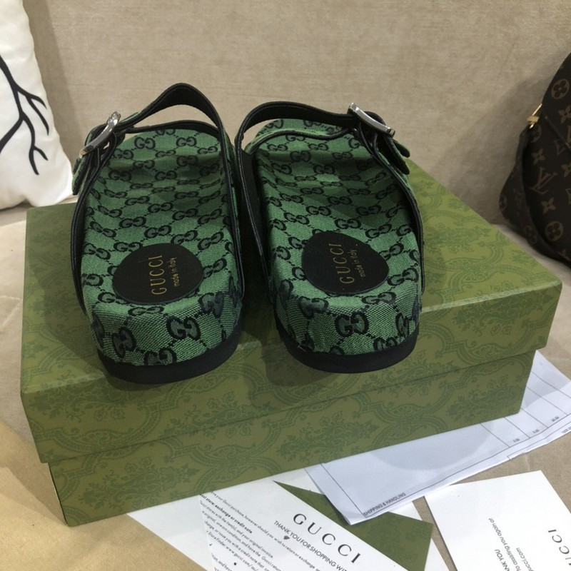g*u*i sandals