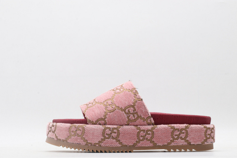 g*u*i sandals