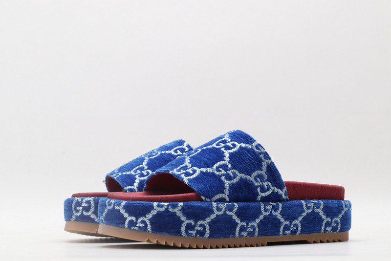g*u*i sandals