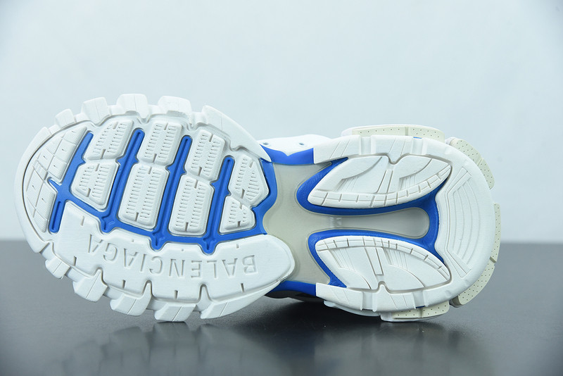 bc track sneaker