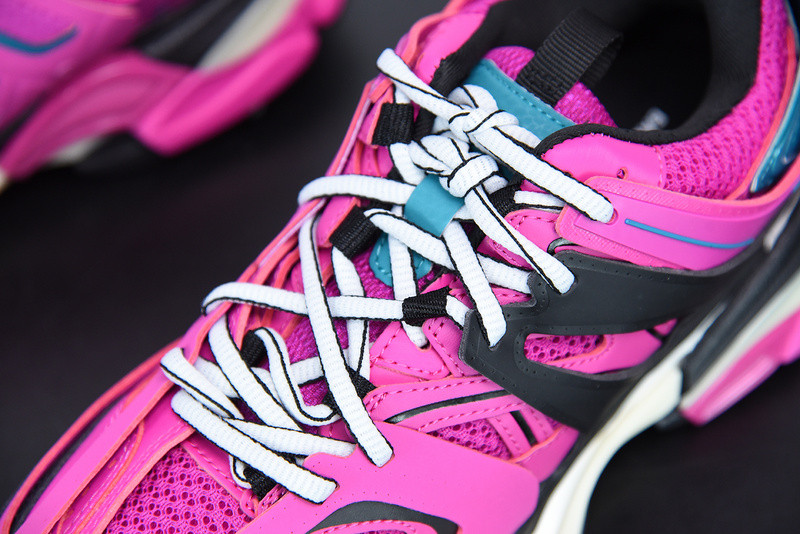 bc track sneaker