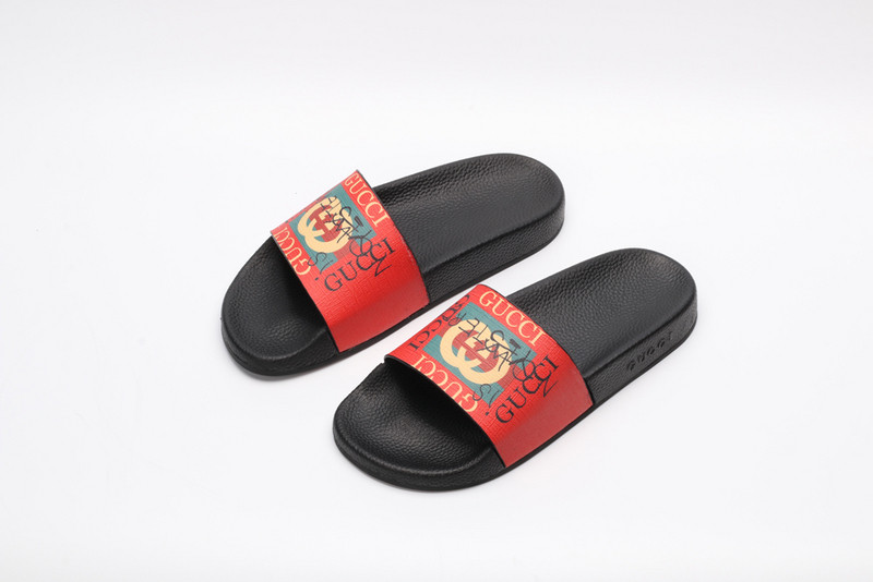 g*u*i sandals