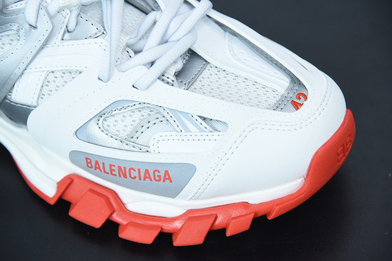 bc track sneaker