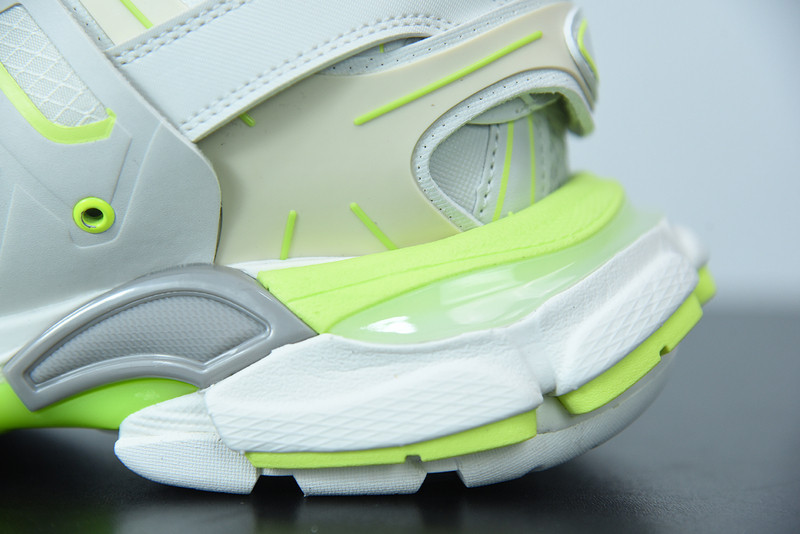 bc track sneaker