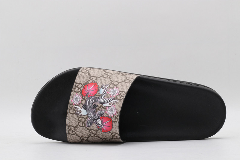 g*u*i sandals