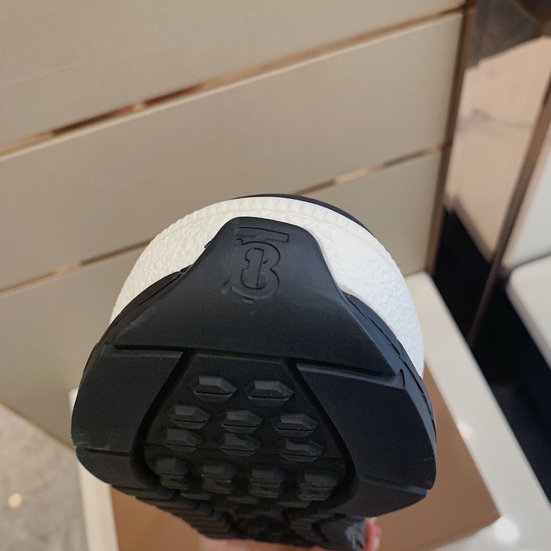 B**rry sneaker