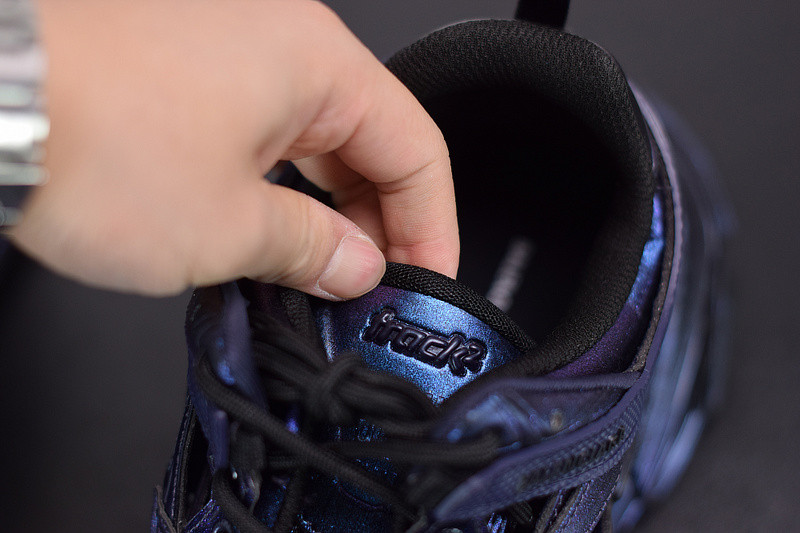 bc track sneaker