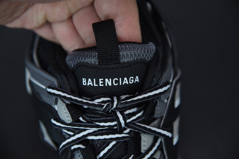 bc track sneaker