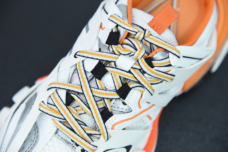 bc track sneaker