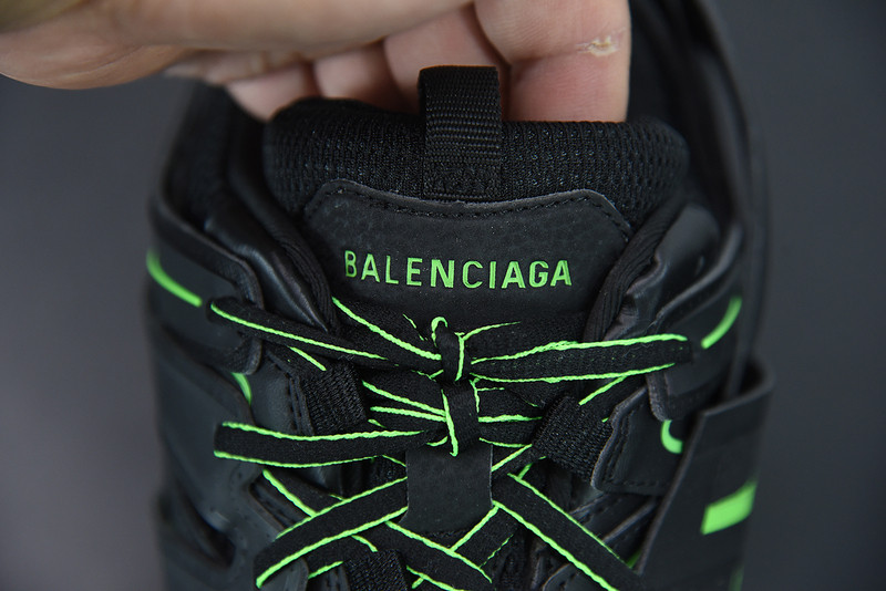 bc track sneaker