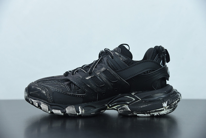 bc track sneaker