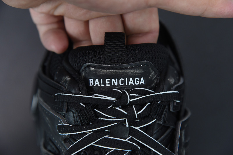 bc track sneaker
