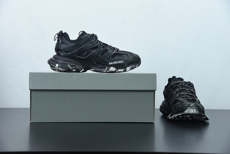 bc track sneaker
