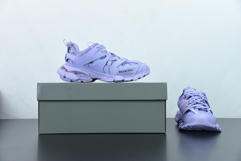 bc track sneaker