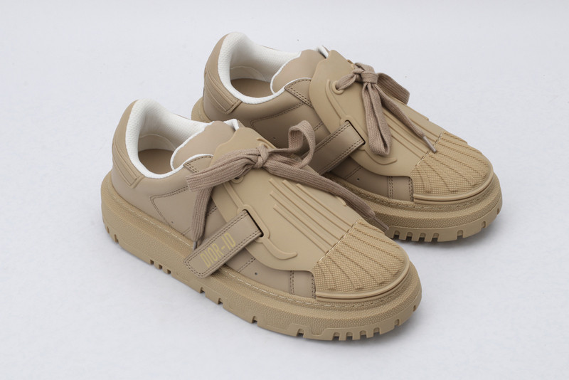 dio* sneaker