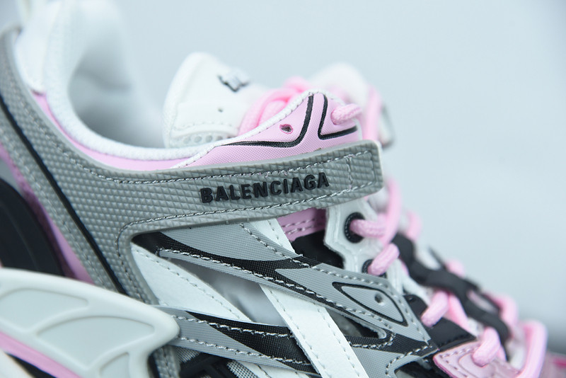 bc track sneaker