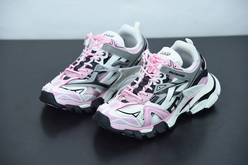 bc track sneaker