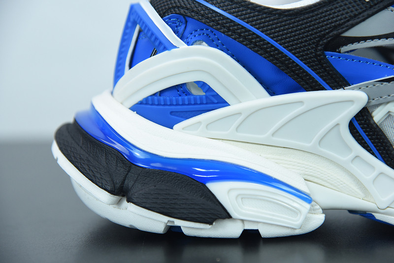 bc track sneaker