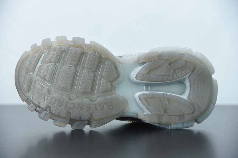 bc track sneaker