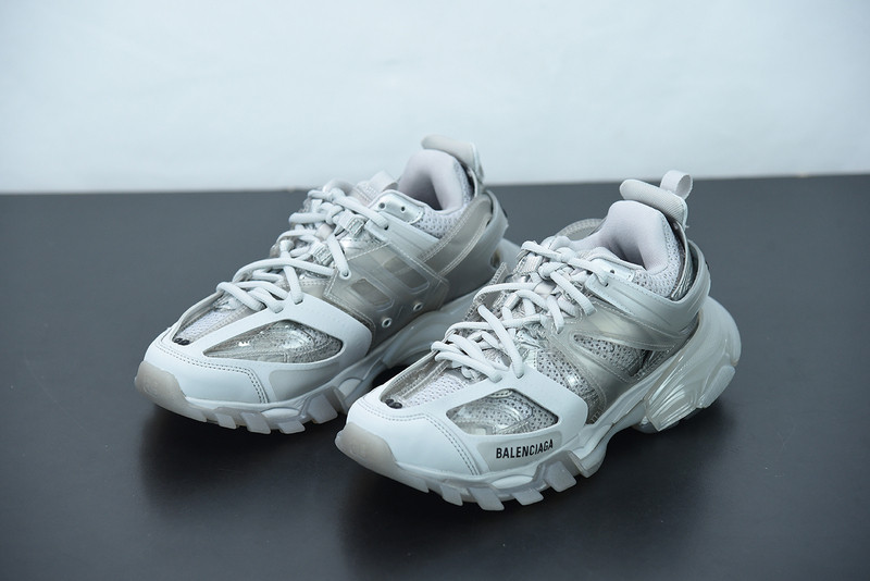 bc track sneaker