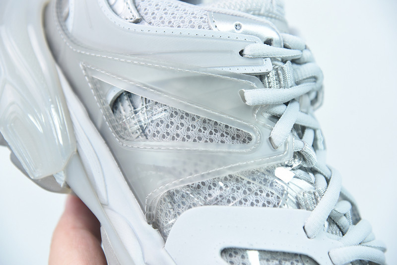 bc track sneaker