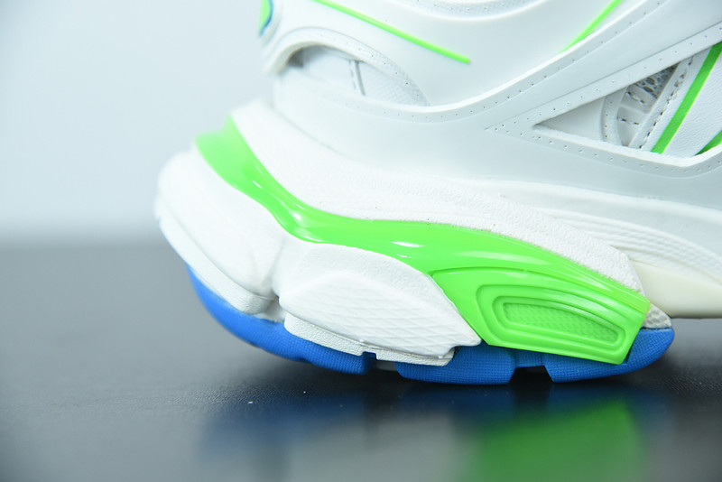 bc track sneaker