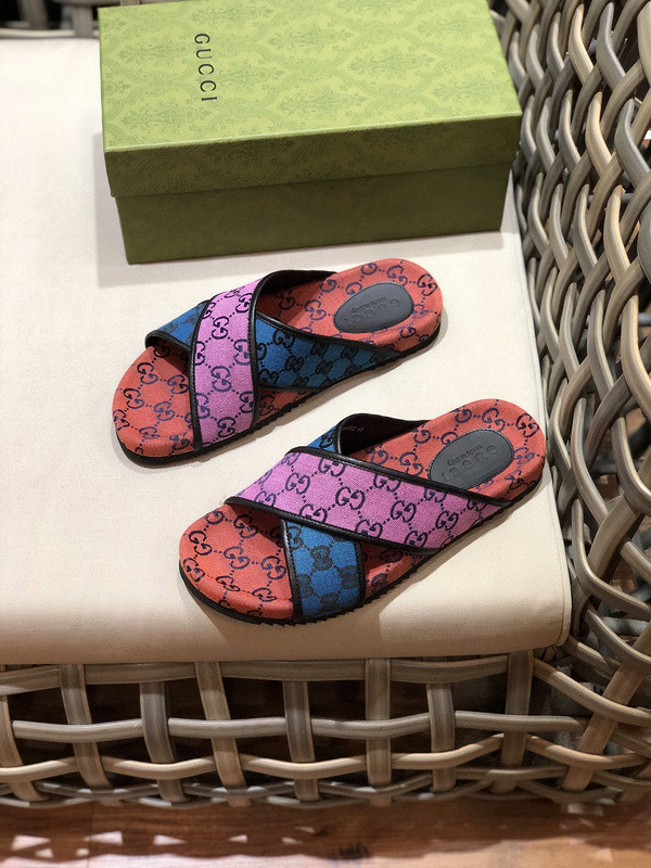 g*u*i sandals