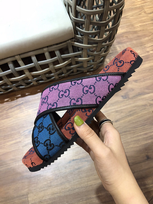 g*u*i sandals