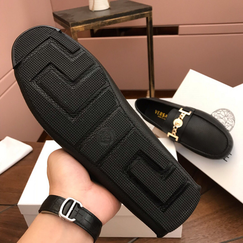 vs sneakers