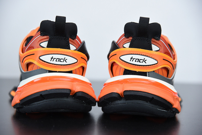 bc track sneaker