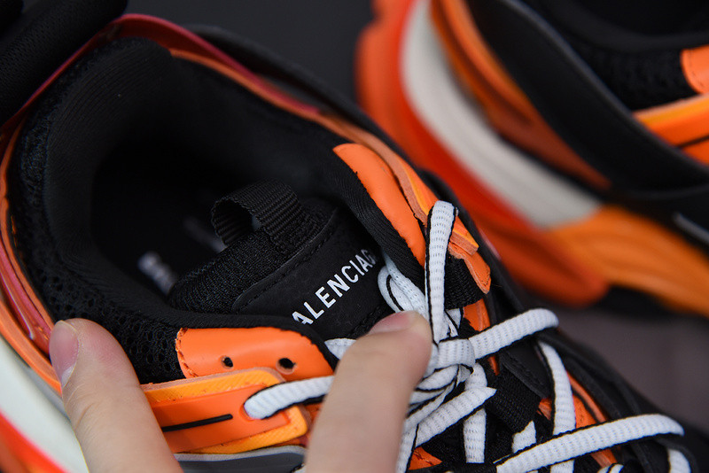 bc track sneaker