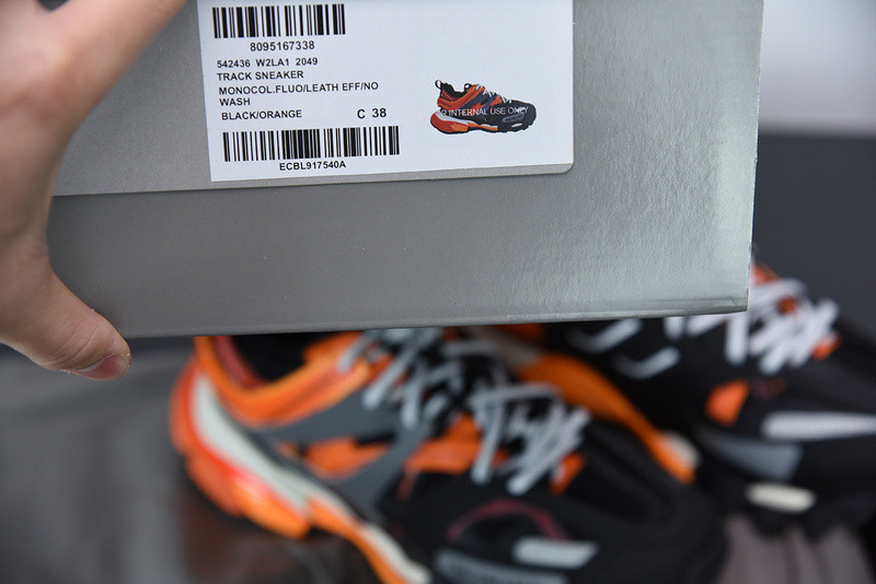 bc track sneaker