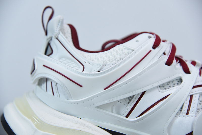 bc track sneaker