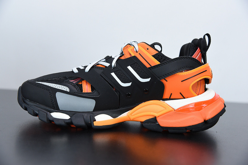bc track sneaker